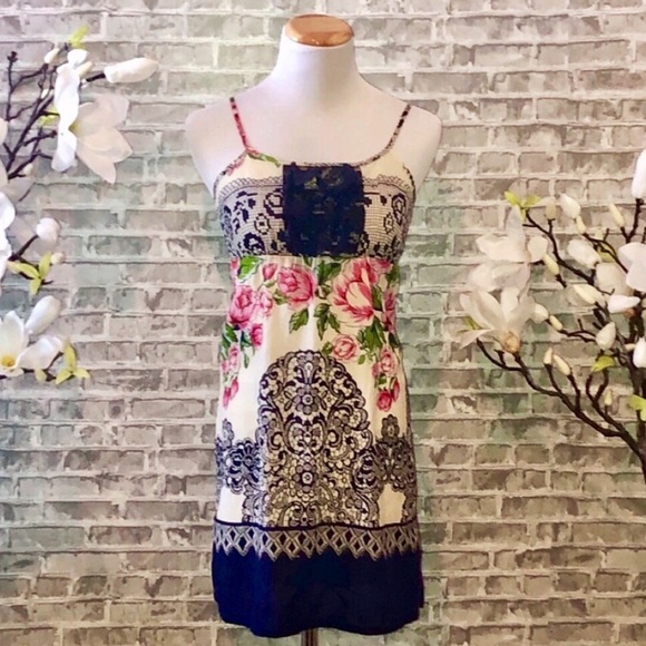 Eloise Dresses & Skirts - 💕🎉HOST PICK🎉💕 Eloise Lace & Floral Sundress